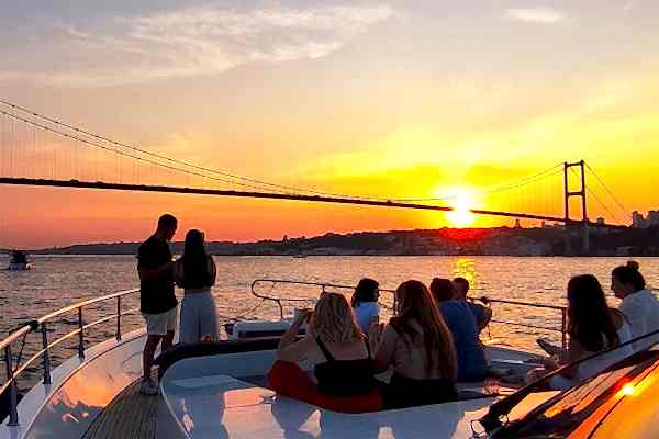 luxury yacht charter in the istanbul bosphorus