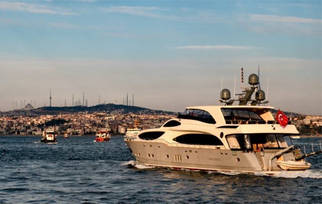 luxury yacht charter in the istanbul bosphorus